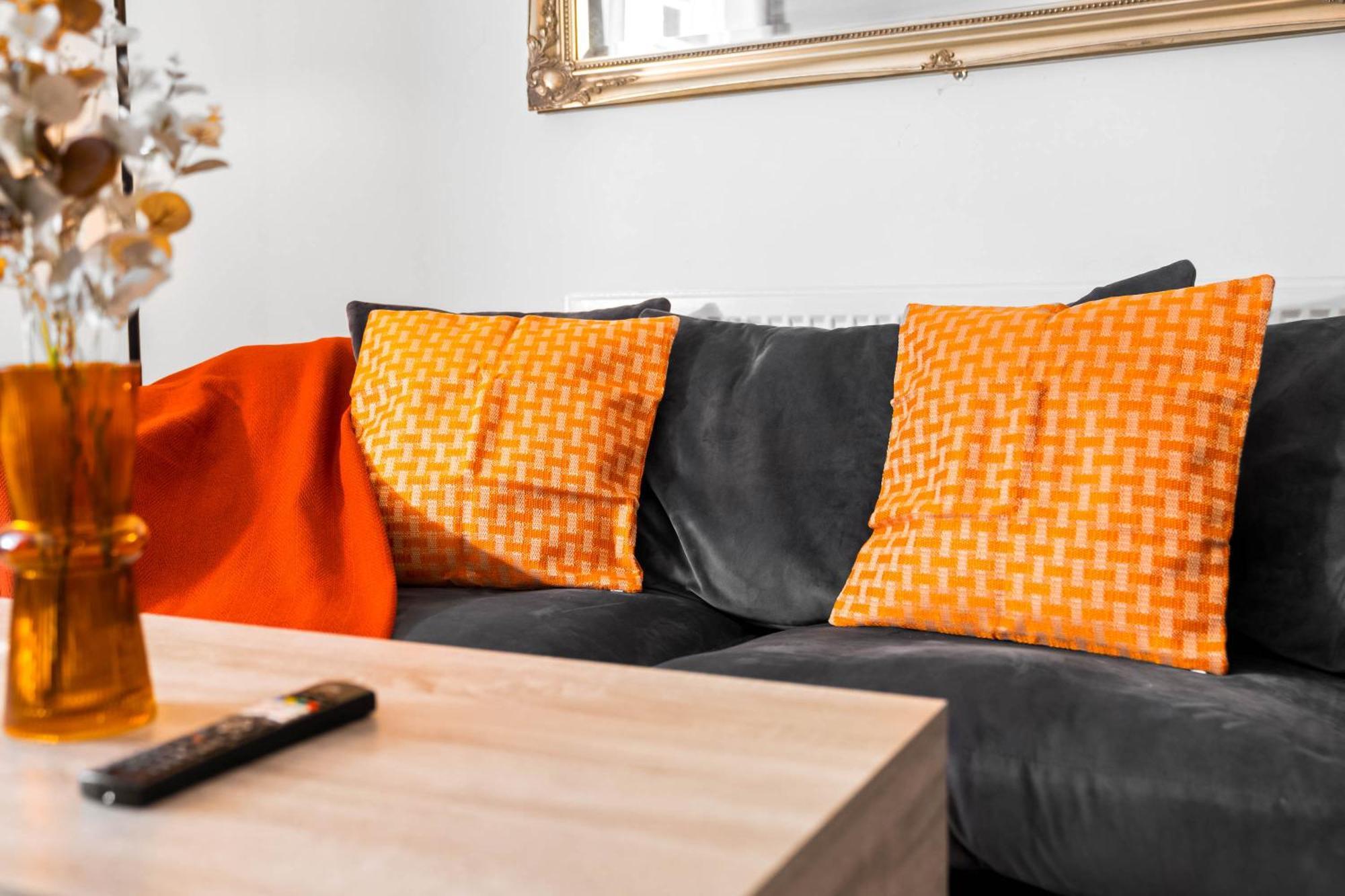 Luxury Apartment - Wolverhampton - Netflix - Smart Tv - Fast Wifi - 7Apc Exterior photo