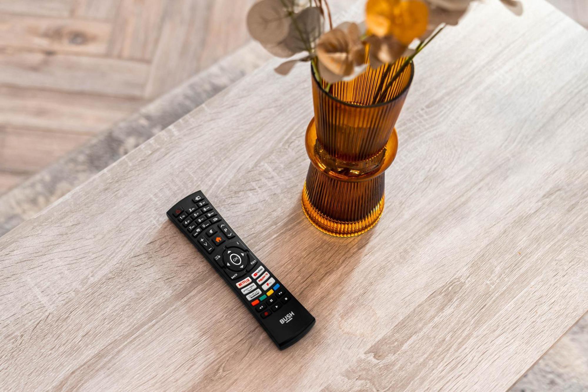Luxury Apartment - Wolverhampton - Netflix - Smart Tv - Fast Wifi - 7Apc Exterior photo